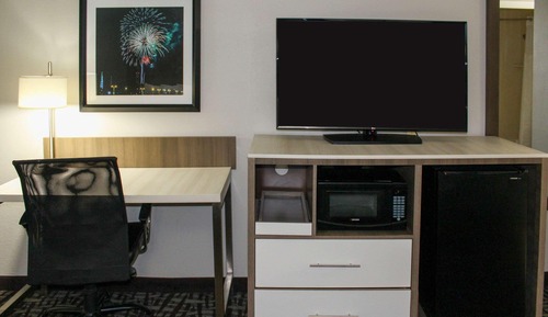 Room, 2 Queen Beds, Non Smoking, Ground Floor