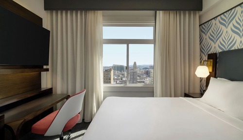 Room, 1 Queen Bed, City View