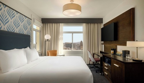 Room, 1 King Bed, Corner