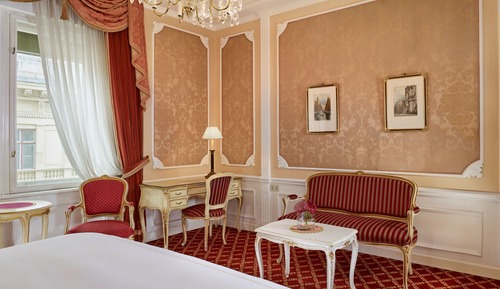 Classic Room, 1 King Bed, Non Smoking