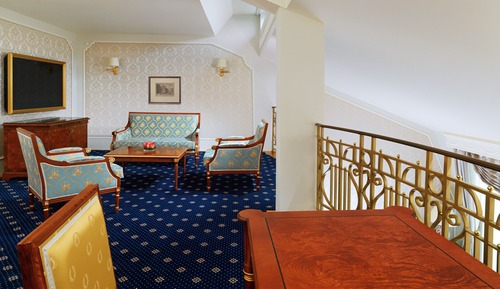 Suite, 1 King Bed, Non Smoking, City View