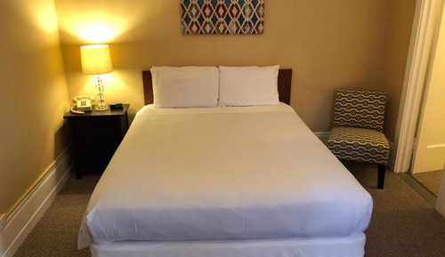 Standard Room, 1 Queen Bed, Accessible