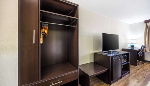 Standard Room, 2 Queen Beds, Non Smoking