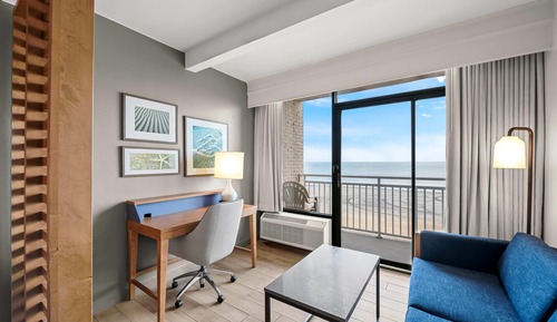 Studio Suite, 1 King Bed, Oceanfront (NonSmoking  )