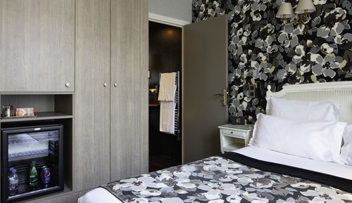 Standard Double Room - Free soft minibar, Chromecast - Snacks, digital press