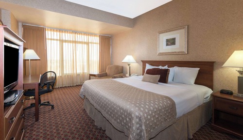 Suite, 1 King Bed, Non Smoking (One-Bedroom)