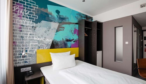 Room (Individual)
