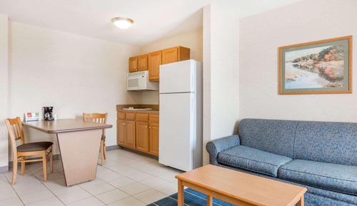 Efficiency, Standard Room, 1 Queen Bed