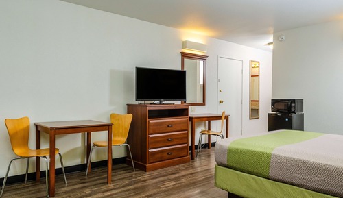Deluxe Room, 1 King Bed, Non Smoking, Kitchen