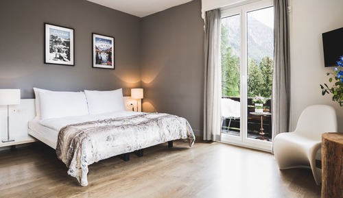 Double Room (XL)