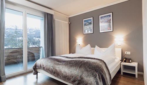 Double Room (M)