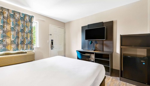 Premium Room, 1 Double Bed, Non Smoking, Refrigerator