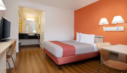 Standard Room, 1 Queen Bed, Non Smoking
