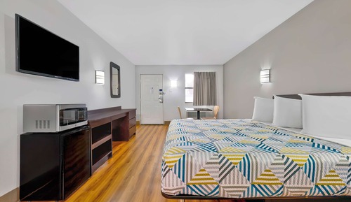 Standard Room, 1 King Bed, Smoking