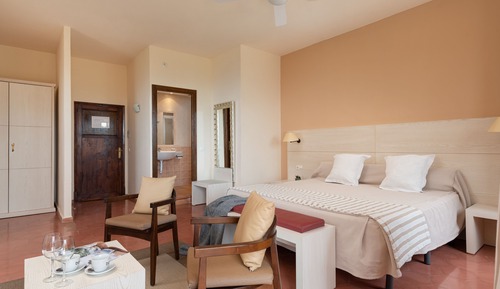 Junior Suite Family (2 Adults)