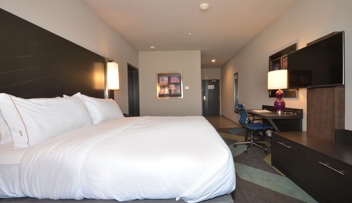 Suite, 1 Bedroom, Accessible (Communications, Accessible Tub)
