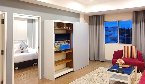 Deluxe Suite