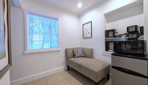 Reflection Room - Queen Bed - B3