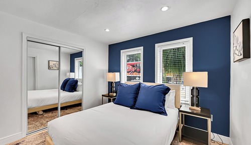 Essential Room - Queen Bed - A0