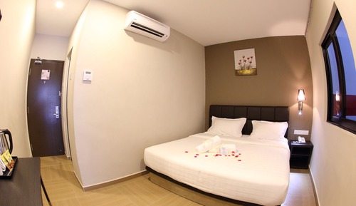 Executive Room, 1 King Bed (With Private Garage)