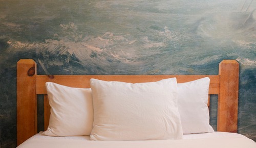 Resort Room, 1 queen & bunk (includes free water & theme park passes)