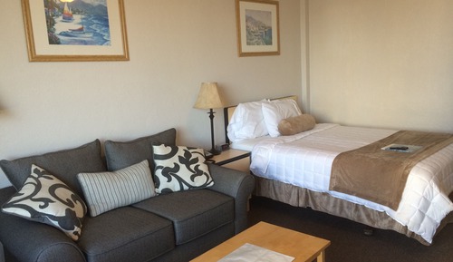 No View Room Queen Room Bed
