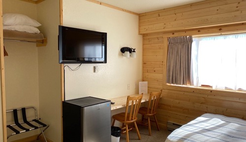 Standard Room, 1 Queen Bed