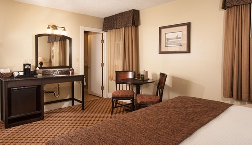 Standard Sandpiper Lodge Room 1 King
