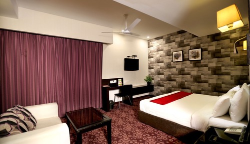  Business Suite Room