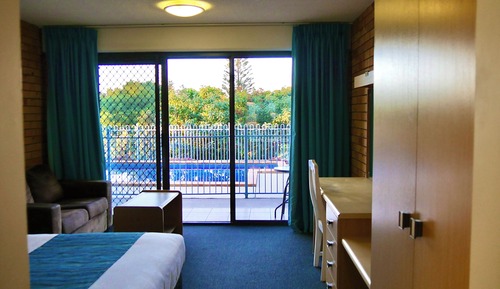 Queen Room	