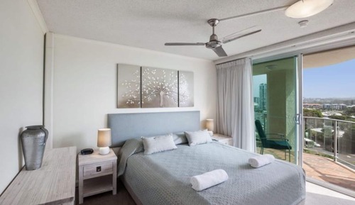Deluxe Apartment, Multiple Bedrooms, Non Smoking, Kitchen (3 Bed Deluxe View)