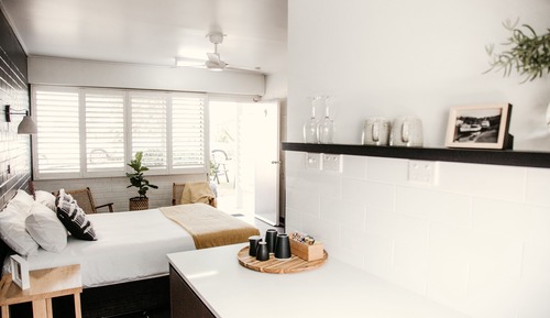 Standard Suite, 1 Bedroom, Non Smoking, Kitchenette (Queen Room 5 night)