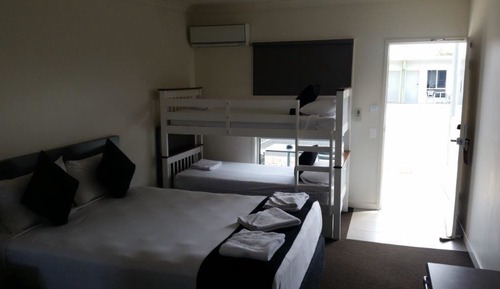 Family Room (1 Queen, 2 Singles and 1 Trundle Bed)