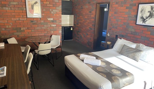 Family Room, 1 Bedroom
