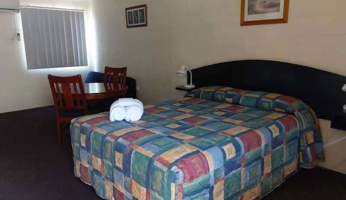 Deluxe Double Room, 1 Queen Bed, Refrigerator & Microwave (No Pets)