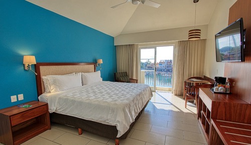 Standard Room, 1 King Bed, Marina View