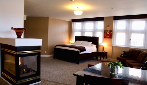 Suite King Fireplace