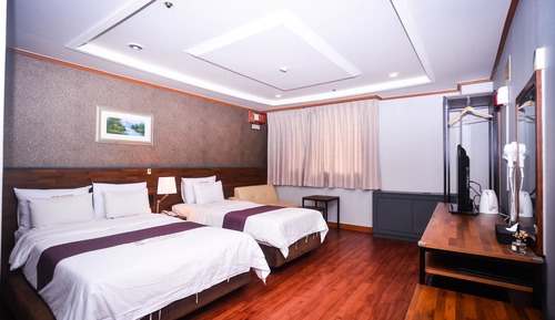 Deluxe Twin Room
