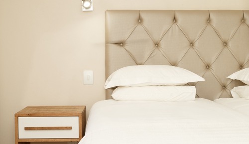 Courtyard Room - Twin Bed