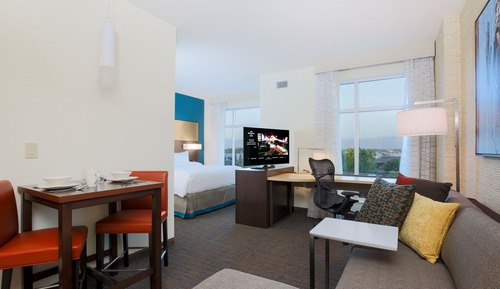 Studio, 1 King Bed with Sofa bed (Hearing Accessible)