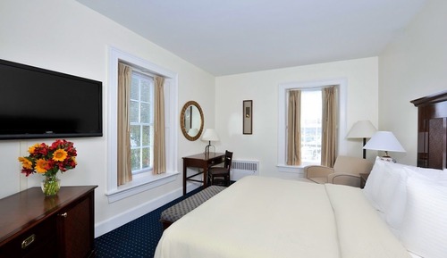 Deluxe Room, 1 King Bed