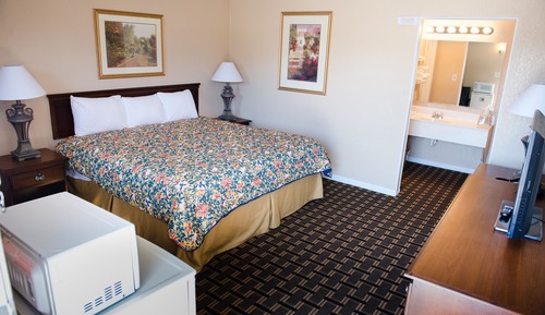 Standard Room, 1 King Bed