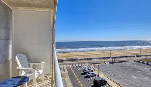 Standard Double Room, Accessible, Partial Ocean View