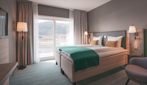 Superior Twin Room, Balcony, Partial Sea View