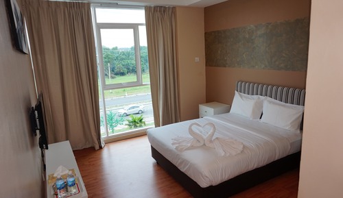 Standard Room, 1 Queen Bed