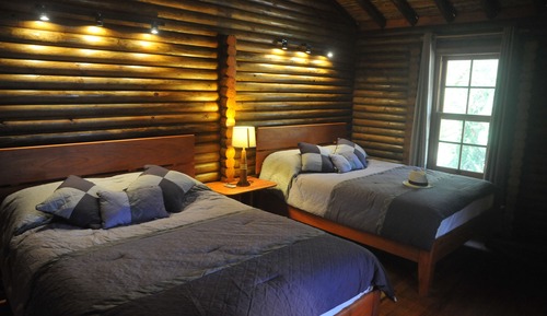 Lake front cabin with 2 double beds