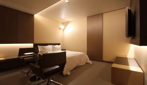 Standard Room (A / Check-in 12PM / 4PM on Saturday)