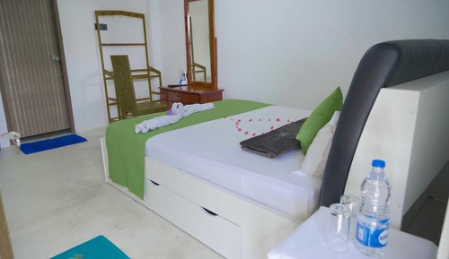 Deluxe Studio Suite, Garden View