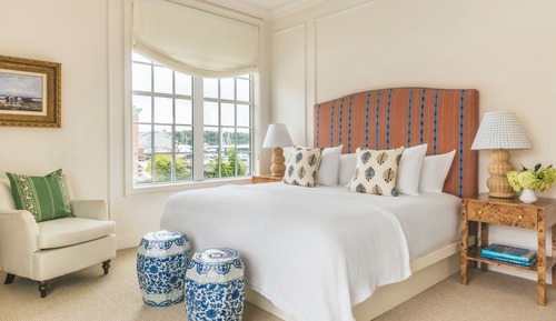 Deluxe Room, 1 King Bed (Deluxe Guestroom)