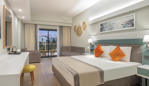 Superior Quadruple Room, 1 Bedroom, Non Smoking, Pool View